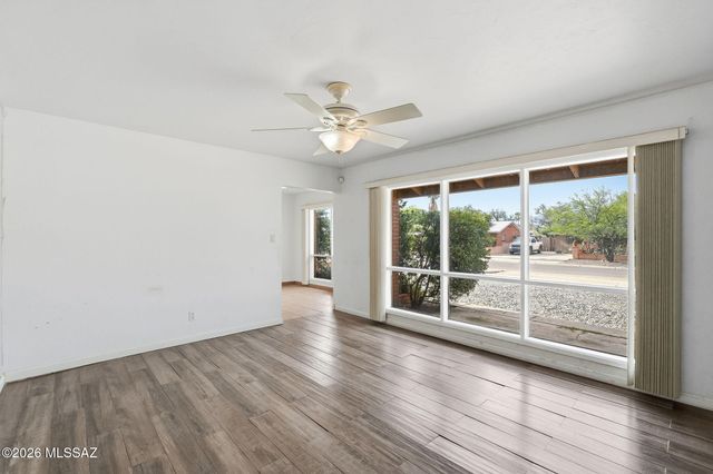6668 E Scarlett Street, Tucson, AZ 85710