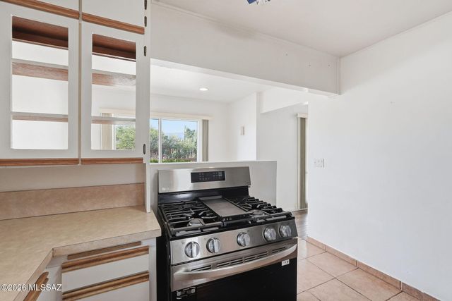 6668 E Scarlett Street, Tucson, AZ 85710