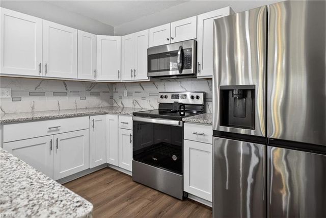 526 Brook AVE, Suffolk, VA 23434