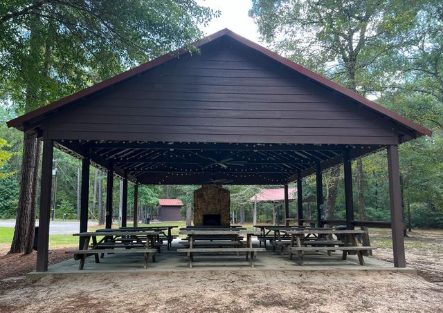 185 Rim Rock Road, Huntsville, TX 77340