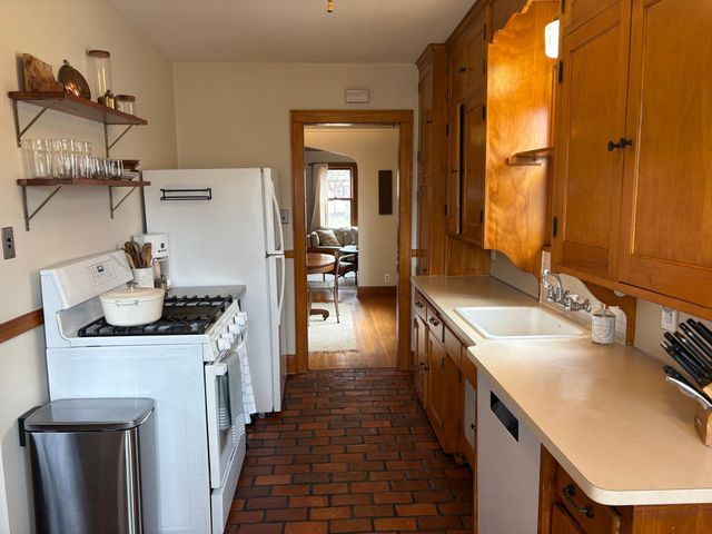 1555 Holton Street, Saint Paul, MN 55108