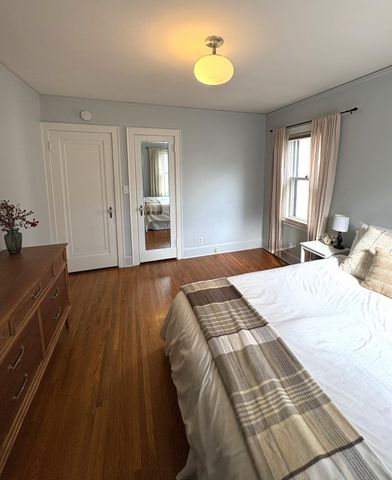 1555 Holton Street, Saint Paul, MN 55108