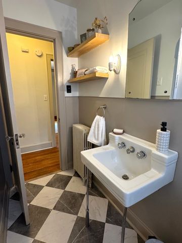 1555 Holton Street, Saint Paul, MN 55108