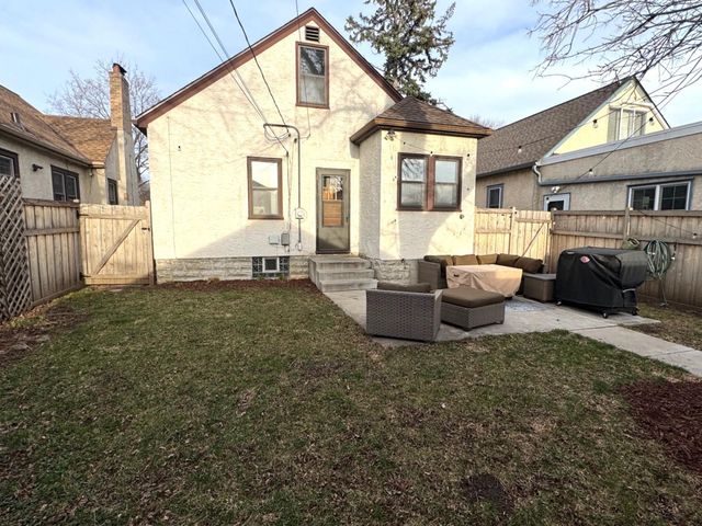 1555 Holton Street, Saint Paul, MN 55108