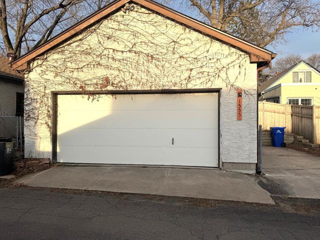 1555 Holton Street, Saint Paul, MN 55108