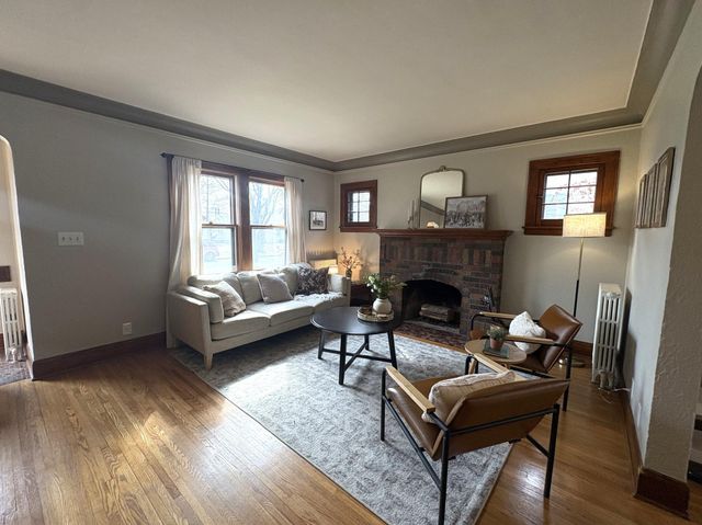 1555 Holton Street, Saint Paul, MN 55108