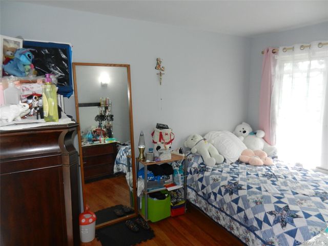 64 Avondale Street, Valley Stream, NY 11581