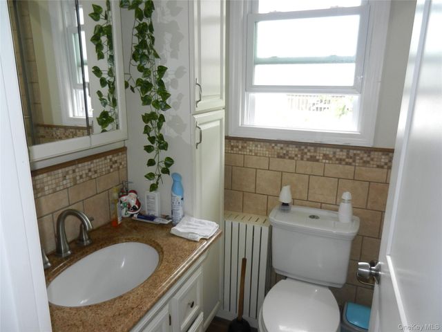 64 Avondale Street, Valley Stream, NY 11581