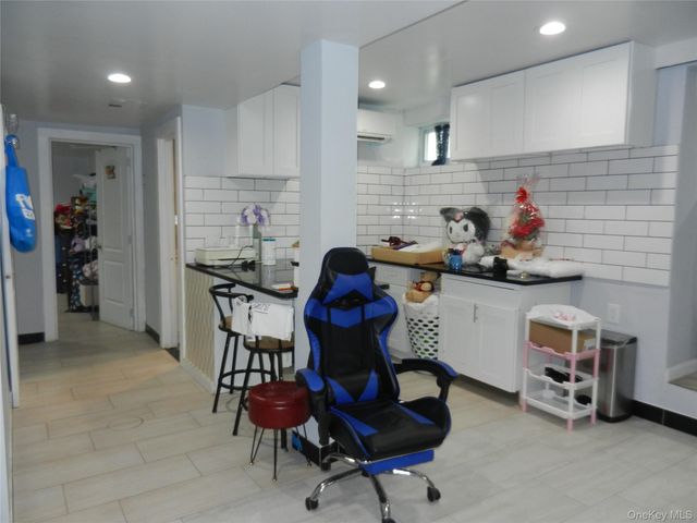 64 Avondale Street, Valley Stream, NY 11581