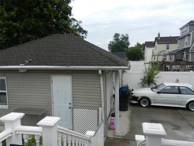 64 Avondale Street, Valley Stream, NY 11581