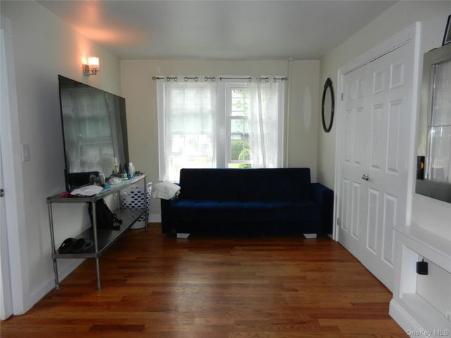 64 Avondale Street, Valley Stream, NY 11581