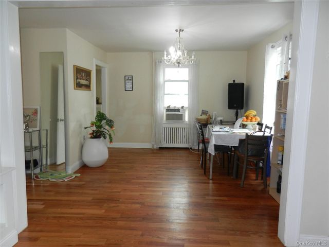 64 Avondale Street, Valley Stream, NY 11581