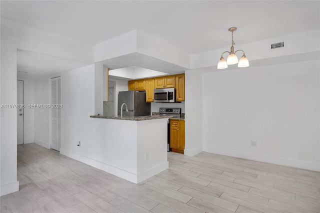 5760 Rock Island Rd 321, Tamarac, FL 33319