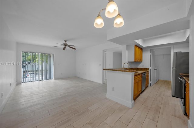 5760 Rock Island Rd 321, Tamarac, FL 33319