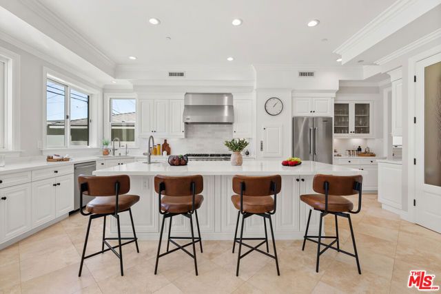 6468 Wynkoop Street, Los Angeles, CA 90045