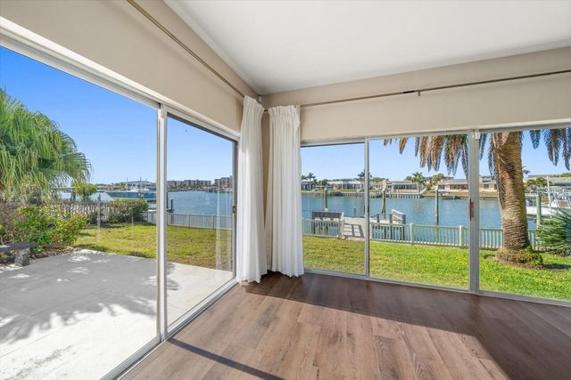 878 HARBOR ISLAND, Clearwater Beach, FL 33767