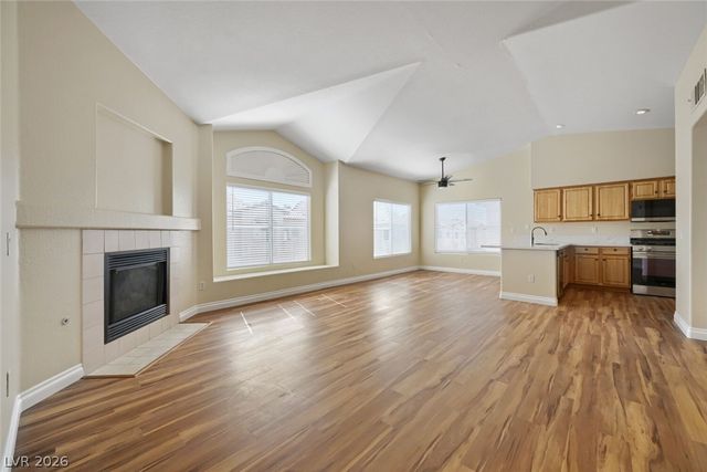 4941 Black Bear Road 202, Las Vegas, NV 89149
