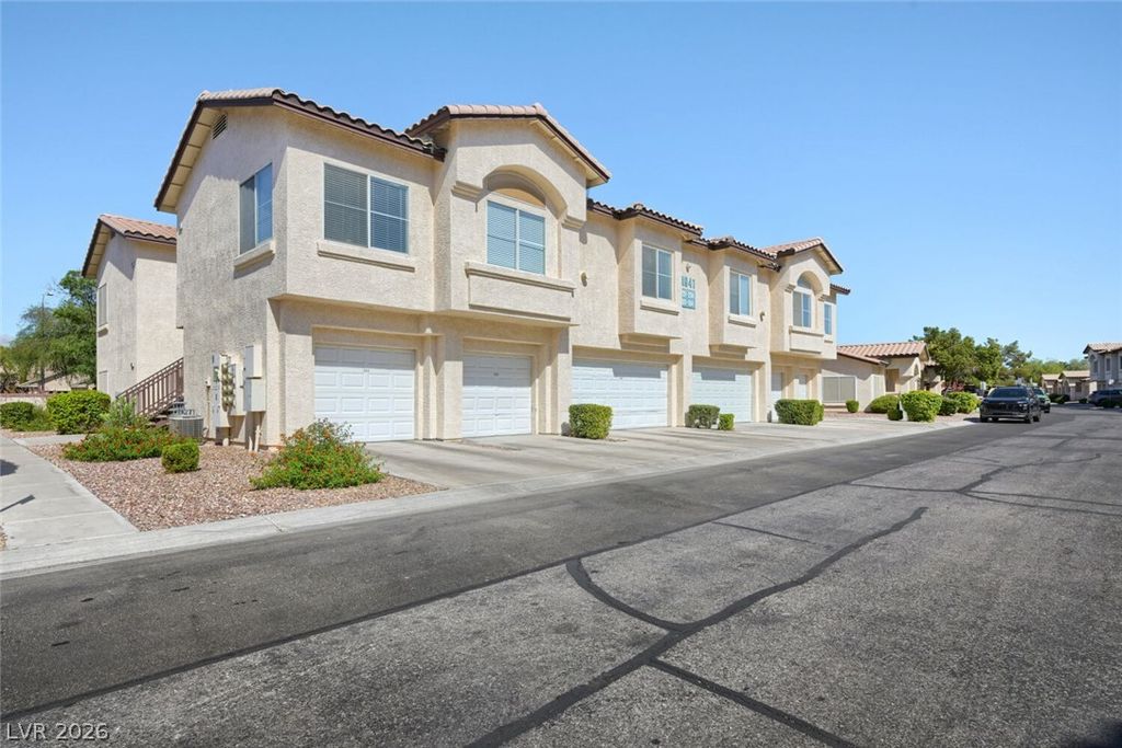 4941 Black Bear Road 202, Las Vegas, NV 89149