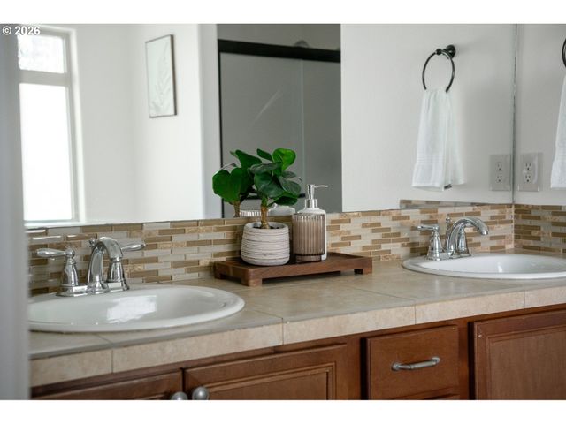 16147 Sw MEDALLION Ln, Beaverton, OR 97007