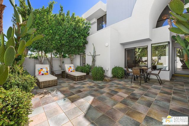 240 W Stevens Road, Palm Springs, CA 92262