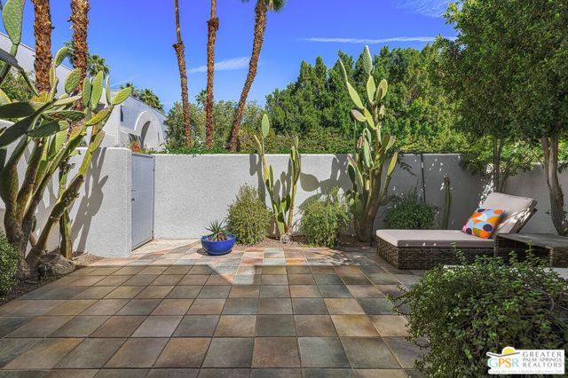 240 W Stevens Road, Palm Springs, CA 92262