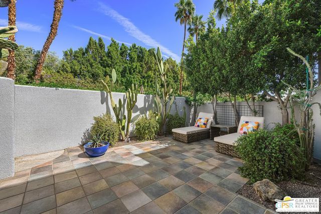 240 W Stevens Road, Palm Springs, CA 92262