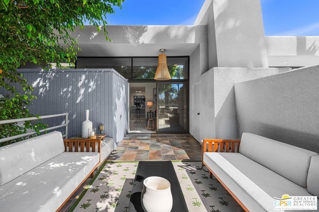 240 W Stevens Road, Palm Springs, CA 92262