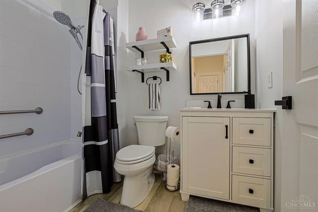 3808 Sandtrap Circle, Mason, OH 45040