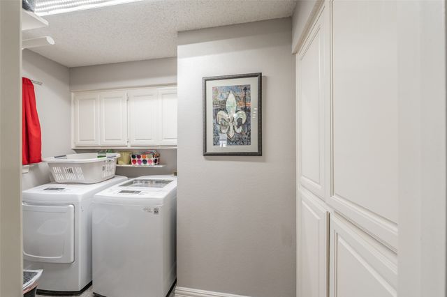 2536 Oak Brook Drive, Bedford, TX 76021