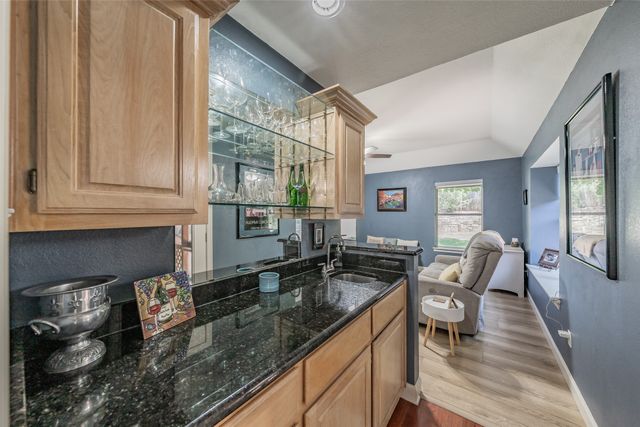 2536 Oak Brook Drive, Bedford, TX 76021