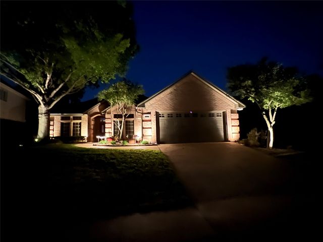 2536 Oak Brook Drive, Bedford, TX 76021