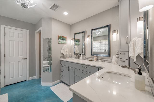 2536 Oak Brook Drive, Bedford, TX 76021