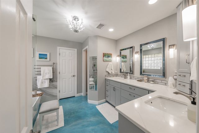 2536 Oak Brook Drive, Bedford, TX 76021