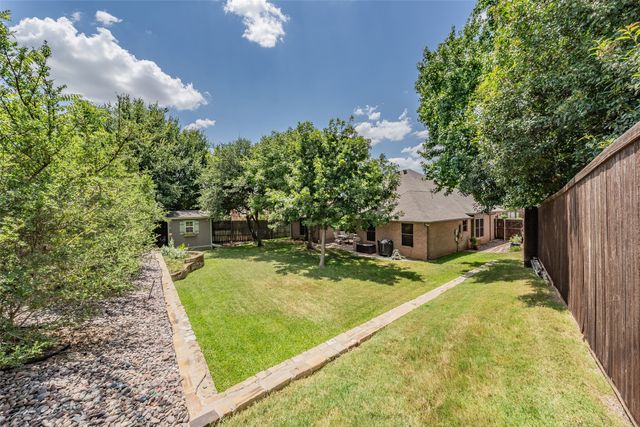 2536 Oak Brook Drive, Bedford, TX 76021