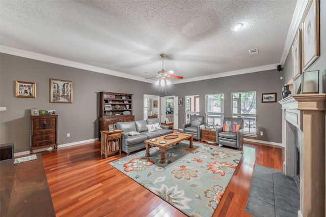 2536 Oak Brook Drive, Bedford, TX 76021