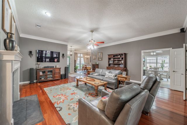 2536 Oak Brook Drive, Bedford, TX 76021