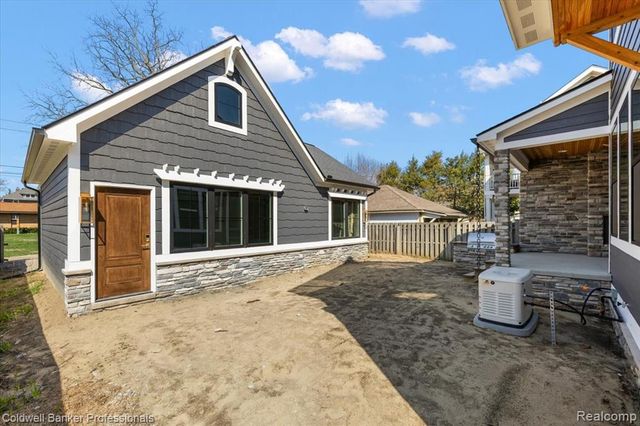 834 Church Street, Plymouth, MI 48170