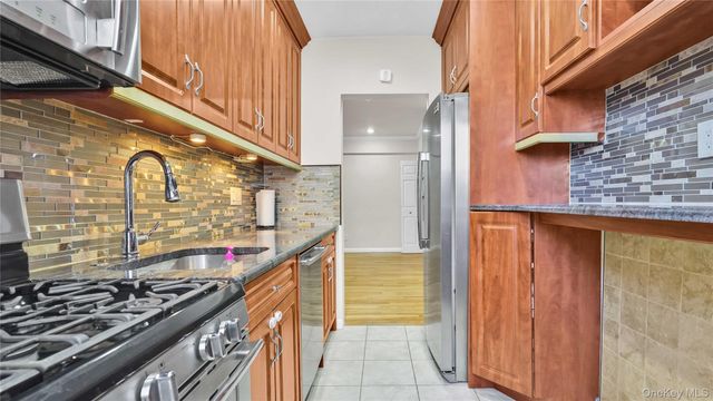 25-18 Union Street 2A, Flushing, NY 11354