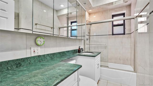 25-18 Union Street 2A, Flushing, NY 11354