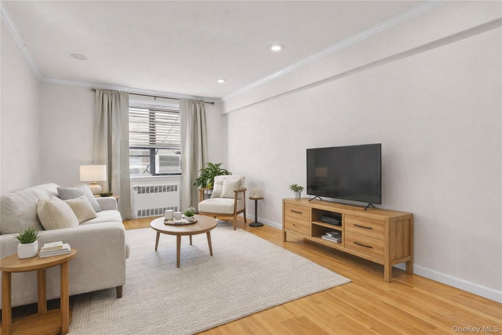 25-18 Union Street 2A, Flushing, NY 11354