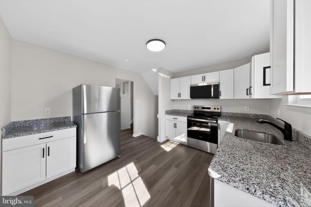 11 N SKYWARD DR, Newark, DE 19713