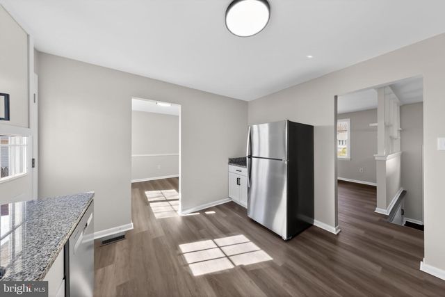 11 N SKYWARD DR, Newark, DE 19713