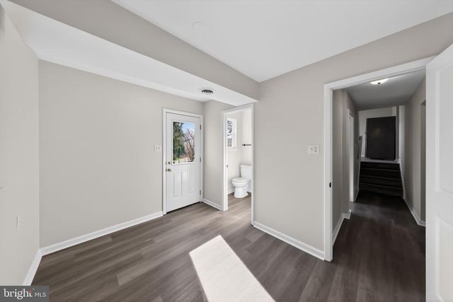 11 N SKYWARD DR, Newark, DE 19713