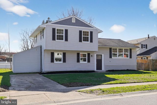 11 N SKYWARD DR, Newark, DE 19713