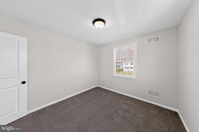 11 N SKYWARD DR, Newark, DE 19713