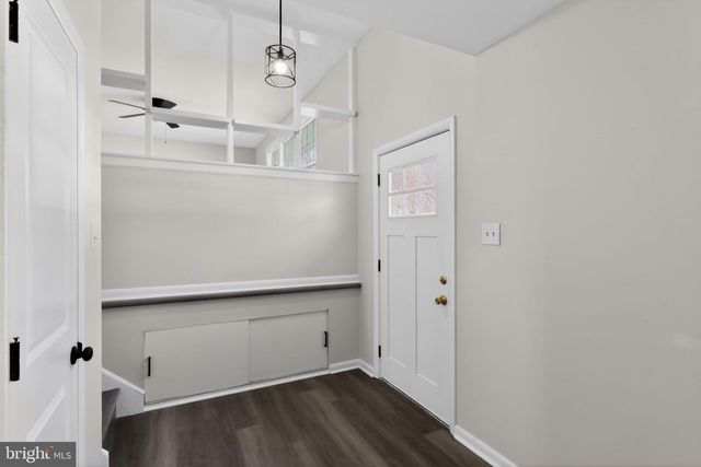 11 N SKYWARD DR, Newark, DE 19713