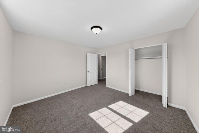 11 N SKYWARD DR, Newark, DE 19713