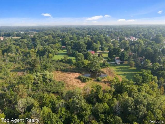 4499 West Street, Leonard Village, MI 48367