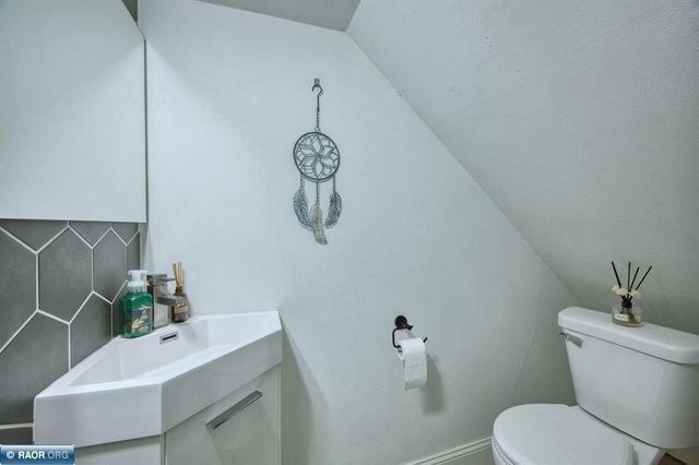 109 E Florida Avenue, Gilbert, MN 55741