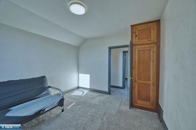 109 E Florida Avenue, Gilbert, MN 55741